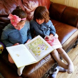 https://sherifink.com/wp-content/gallery/bookthe-little-rose/The_Little_Rose_Fans_NYC.jpg?t=1717602058