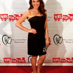 https://sherifink.com/wp-content/gallery/photos/3_Toys_For_Tots_Red_Carpet_2015.jpg